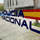 Archivo - Sucesos.- Investigados dos ancianos por distintos casos de daños continuados en vehículos estacionados en Valladolid.