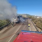 Camión en la N-122 ardiendo tras el accidente
