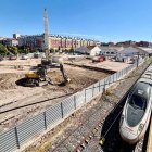 Máquina de pilotes para la obra de la nueva estación de trenes Campo Grande de Valladolid.