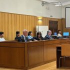 Los acusados de explotación sexual, en el banquillo durante la primera jornada del juicio en la Audiencia de Valladolid.