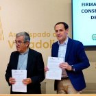 El Arzobispo de Valladolid, monseñor Luis Argüello, y el presidente de la Diputación Provincial, Conrado Íscar, firman el convenio de colaboración para la conservación y reparación de iglesias y ermitas de la provincia.