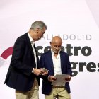 Alberto Alonso y Víctor Caramanzana durante la presentación del renovado pabellón de la Feria de Valladolid.