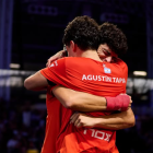 Arturo Coello celebra junto a Tapia el Premier P1 de Londres.