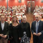 El presidente de la Diputación de Valladolid, Conrado Íscar, y la presidenta de la CONJUPE, Adela Cabezas, participan en la gala homenaje que se rinde a las personas mayores de la provincia con motivo del Día Internacional de las Personas de Edad, que se celebra el 1 de octubre.