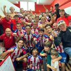El Tordesillas celebra en el vestuario su primer triunfo en Segunda RFEF.
