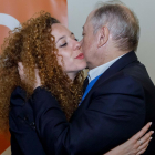La candidata a la alcaldía de Segovia, Noemí Otero; junto al diputado electo; Eduardo Calvo, la noche electoral.-ICAL