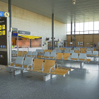 La sala de espera del Aeropuerto de Valladolid, vacía.  PHOTOGENIC/ MIGUEL ÁNGEL SANTOS