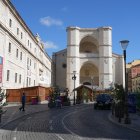 Calle de San Benito con la iglesia del mismo nombre al fondo. -J.M. LOSTAU
