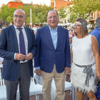 Jesús Julio Carnero, Carlos Moro y Teresa López momentos antes del inicio del pregón.-MIGUEL ÁNGEL SANTOS