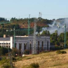 Incendio en el barrio ponferradino de Compostilla (León), en las inmediaciones de la sede de la Ciuden en Ponferrada.