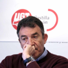 El secretario regional de CCOO, Ángel Hernández, presenta los actos del 1 de Mayo.-ICAL