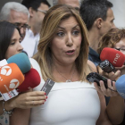 La presidenta andaluza, Susana Díaz, atiende a los medios.-EFE/Julio Muñoz
