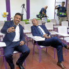 Un sonriente Ronaldo se hace un selfie en la sala de prensa del estadio antes de comenzar el partido.-MIGUEL ÁNGEL SANTOS