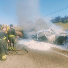 Accidente en Piñel de Abajo en el que una persona ha fallecido y otra ha resultado herida tras salirse de la carretera y arder su coche - E.M.
