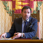 Óscar Puente durante su comparecencia en el salón de recepciones del Ayuntamiento.-J.M. LOSTAU
