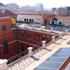 Placas fotovoltaicas instaladas en la azotea del Ayuntamiento. /  E. M.