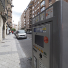Parquímetro de la ORA en una calle de Valladolid. E.M.