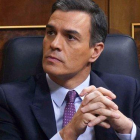 Pedro Sánchez, en su escaño del Congreso.