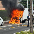 Incendio de un camión en Parquesol.- TWITTER POLICÍA MUNICIPAL