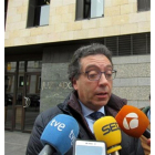 El abogado de la madre de la víctima declara a la salida del juzgado.-EUROPA PRESSS