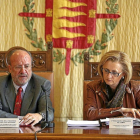 Javier León de la Riva y Rosa Isabel Hernández en su comparecencia en el Ayuntamiento de Valladolid-Ical