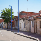 Calle Monegros en el barrio España.- J.M. LOSTAU