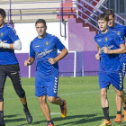 Óscar, segundo por la izquierda, corre junto a Mariño, Toni y Villar en un entrenamiento.-Pablo Requejo