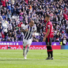 Sandro Ramírez celebra el tanto que anotó esta temporada contra el RCD Mallorca.-PABLO REQUEJO