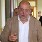 Francisco Igea, instantes antes de la reunión con Zamora 10 y el presidente de la Diputación de Zamora.-ICAL.