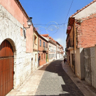 Calle Valverde del casco histórico de Tordesillas donde se produjo la agresión en el domicilio conyugal. E. M.