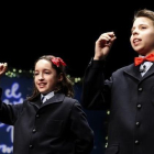 Los ninos cantores de San Ildefonso muestran las bolas con el segundo premio del sorteo extraordinario de la loteria de Navidad.-SERGIO BARRENECHEA
