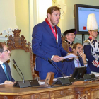 Puente, durante su dicurso tras ser investido como alcalde.-J. M. LOSTAU