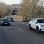 Circulación por el viaducto de Daniel del Olmo tras la reapertura de los dos carriles que estaban en obras. -J.M. LOSTAU