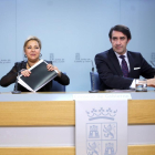 La vicepresidenta y portavoz de la Junta, Rosa Valdeón, informa de los acuerdos alcanzados en el consejo de Gobierno de la Junta junto al consejero de Fomento y Medio Ambiente, Juan Carlos Suárez-Quiñones-ICAL