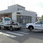 Una grúa en el depósito municipal de Valladolid. -E.M