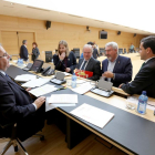 El presidente de la Junta, Juan Vicente Herrera, comparece a petición propia en la Comisión de Economía y Hacienda de las Cortes regionales para informar sobre el caso de las eólicas. Momento al finalizar la comparecencia-ICAL