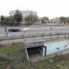 Lugar en por donde cruzó la joven de 15 la autovía en Simancas, sin utilizar el paso subterráneo. J. M. LOSTAU