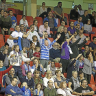 Aficionados del BMAtlétioco Valladolid en un partido de División de Honor Plata esta temporada.-J.C. Castillo