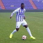 Stiven Plaza pelotea en el José Zorrilla.-J.M. LOSTAU