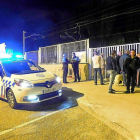 La Policía Municipal y el concejal de Movilidad se personaron para medir los ruidos y pedir el cese de los trabajos-EL MUNDO