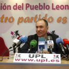 El secretario general de UPL, Eduardo López Sendino, informa sobre las tarjetas opacas de Caja España y los comedores de los colegios de la provincia de León-Ical