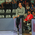 Hugo López, pensativo, durante la semifinal de Copa disputada el pasado sábado en Palencia ante el Chocolates Trapa.-LOF
