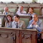 Enríquez y Martínez Bermejo, con Alfredo Blanco y Mayte Martínez arriba, en el último pleno.-J. M. LOSTAU