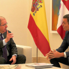 Herrera y Sánchez, en un momento de su encuentro de más hora y media en La Moncloa.-ICAL