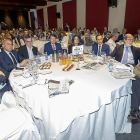 El presidente de Asaja, Donaciano Dujo; el consejero de Agricultura de la Junta, Jesús Julio Carnero; el secretario general de Cs, José Manuel Villegas; el presidente de la Junta, Alfonso Fernández Mañueco; la consejera delegada de Edigrup, Adriana Ulibarri; el presidente de la Diputación, Conrado Íscar; el presidente de Cecale, Santiago Aparicio y el vicesecretario de UGT, Evelio Angulo.