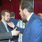 Tudanca saluda a Óscar Puente.-PABLO REQUEJO