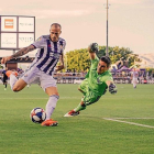 Sandro regatea al portero del San José Earthquakes en una jugada anterior al gol que marcó de falta.-RVCF