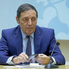 El consejero de Sanidad, Antonio María Sáez Aguado, durante la rueda de prensa.-ICAL