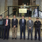 Concentracón de autoridades salmantinas a las puertas de la Subdelegación del Gobierno en repulsa por el atentado en Niza.-ICAL