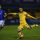 Óscar Plano tira a puerta en el Alcorcón-Oviedo de esta temporada.-EL MUNDO